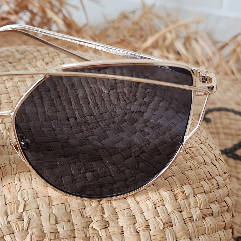 Like New Mirrored Cat Eye Sunglasses | Gold Double Brow Bar